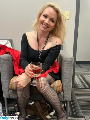Marlyn Merlot / AKA Laurie Jean Menz / Dollie Danger / marilyn_merlot_insta / therealmarilynmerlot nude photo #0033