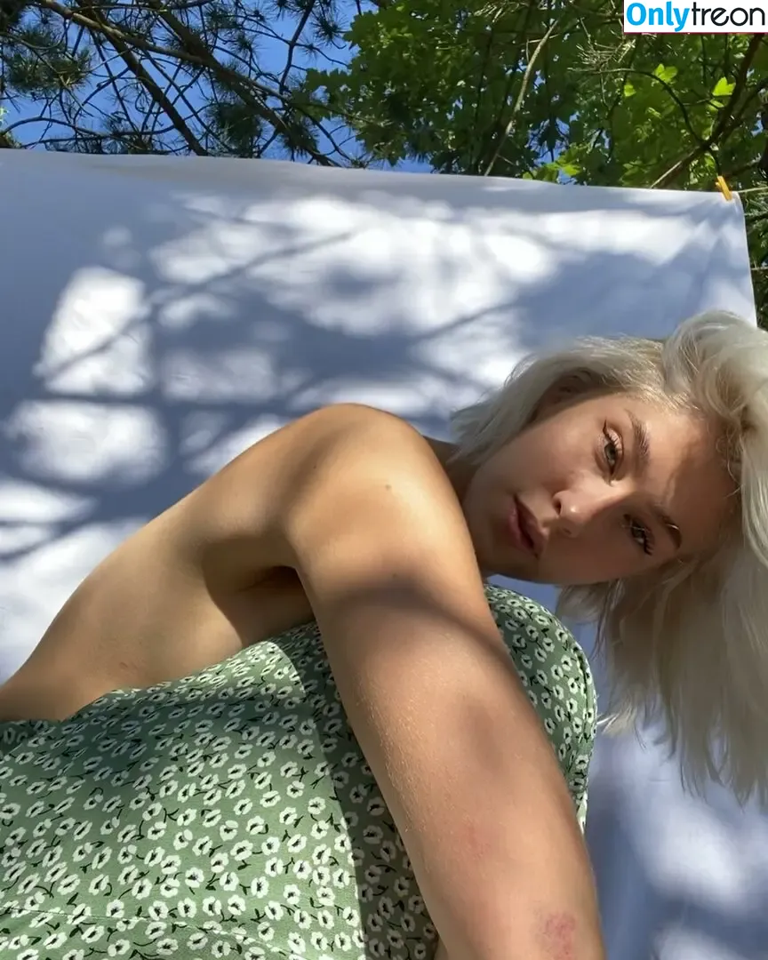 Martyniuk.mari nude photo #0005 (marino4kaa)