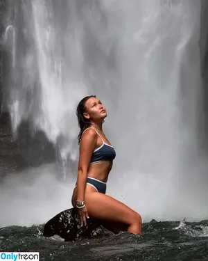 Marusya Shiklina / Marusya outdoors / marusya / marusya.shiklina nude photo #0363