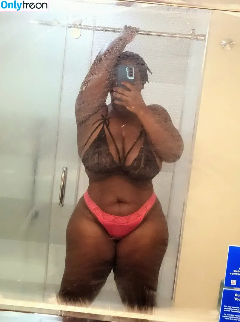Marvelouslythiq nude photo #0009 (Marvelouslythiq)