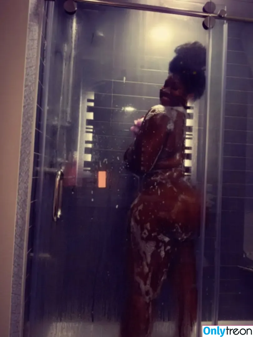 Marvelouslythiq nude photo #0011 (Marvelouslythiq)