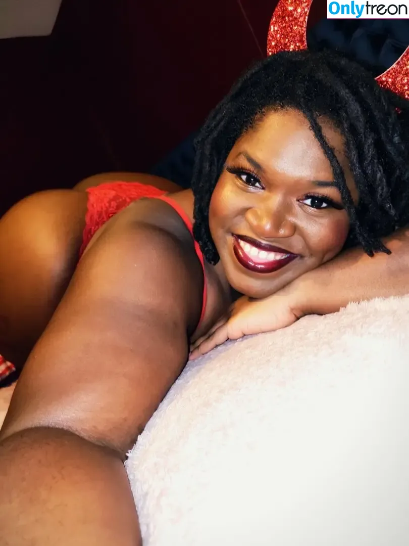 Marvelouslythiq nude photo #0015 (Marvelouslythiq)