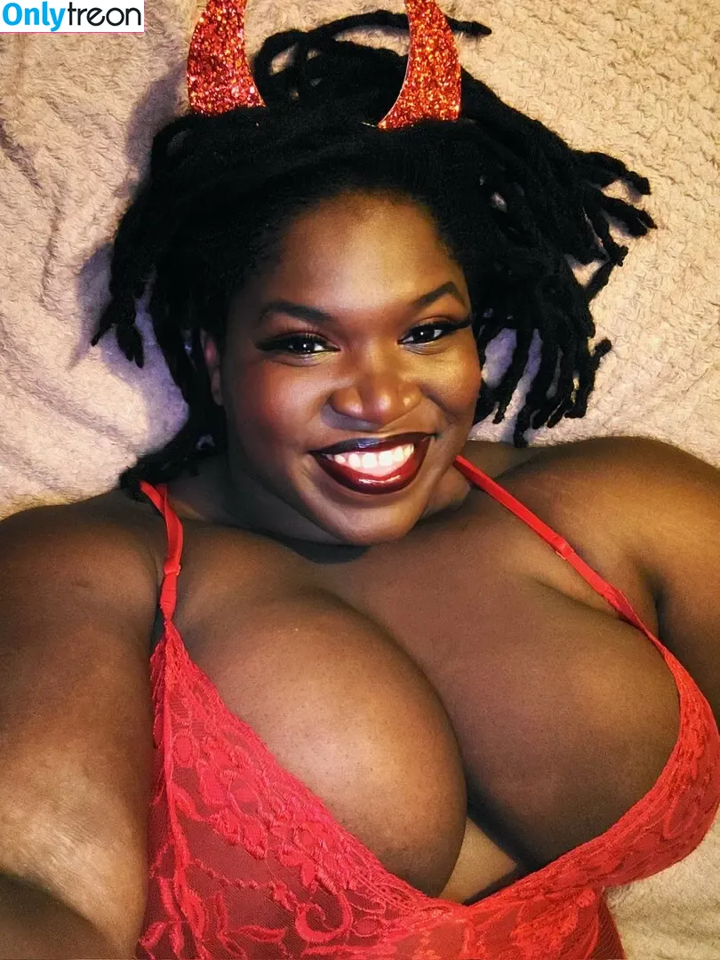 Marvelouslythiq nude photo #0020 (Marvelouslythiq)