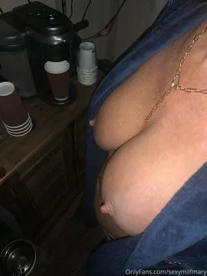 Mary Burke / mary_burke / milfmaryburke / sexymilfmary nude photo #0038