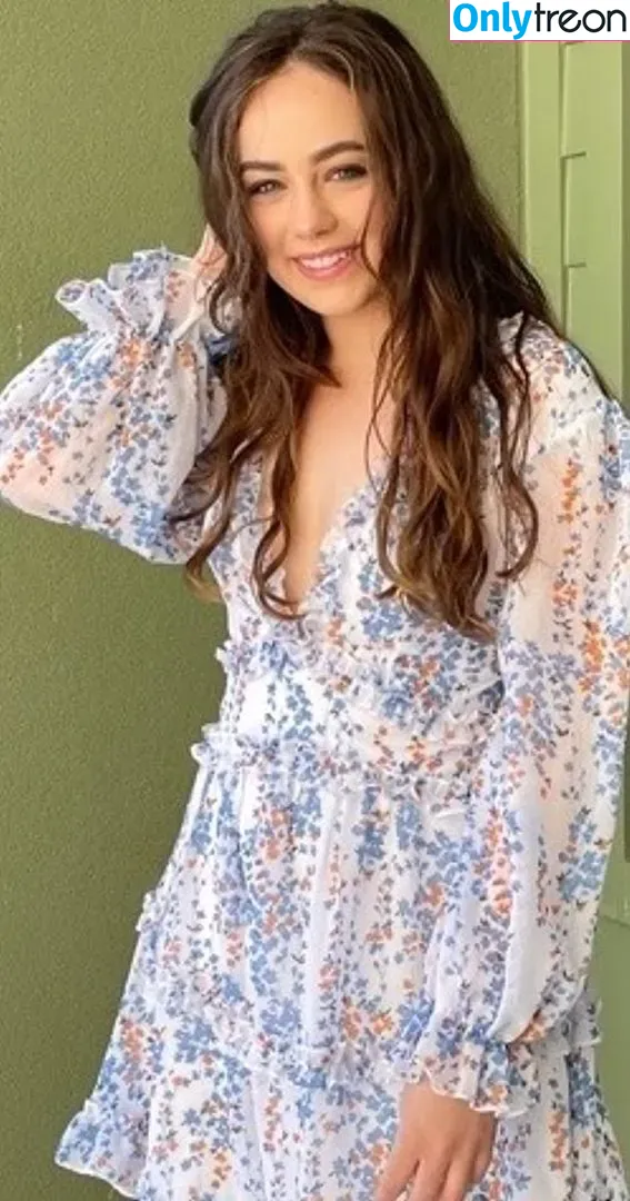 Mary Mouser nude photo #0001 (missmarymmouser)