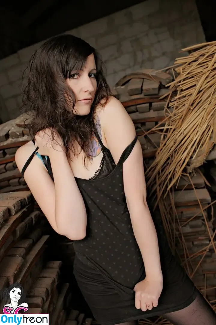 Marylyan SG nude photo #0024 (Marylyan SG)