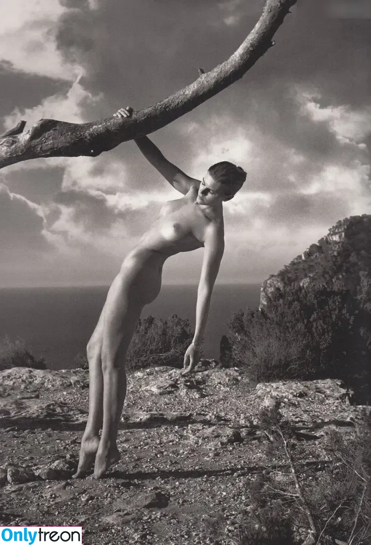 Maryna Linchuk nude photo #0006 (marynalinchuk1)