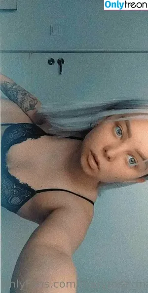  nude photo #0007