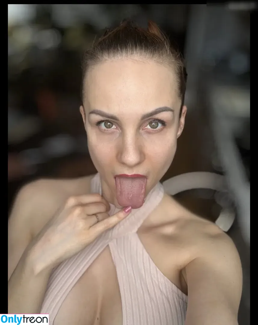 MaryWet nude photo #0012 (MaryWet)
