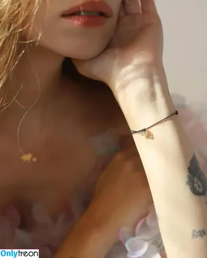 Marzia Kjellberg / itsmarziapie nude photo #0042