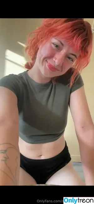  nude photo #0002