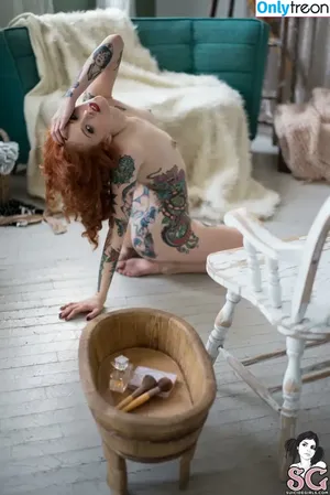 Maud Franklen / maudnoir / maudsuicide nude photo #0172