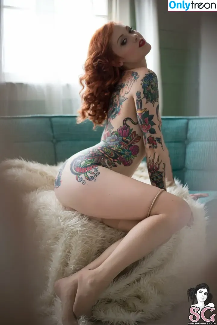 Maud Franklen nude photo #0149 (maudnoir / maudsuicide)