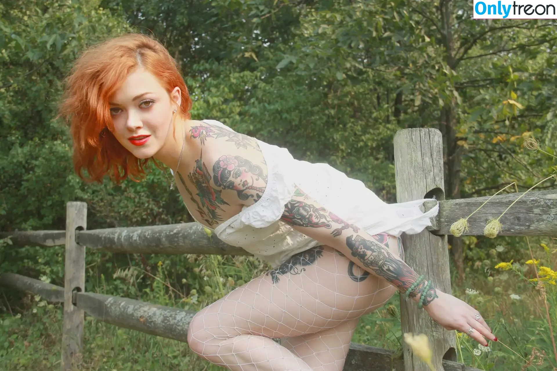 Maud Franklen nude photo #1115 (maudnoir / maudsuicide)