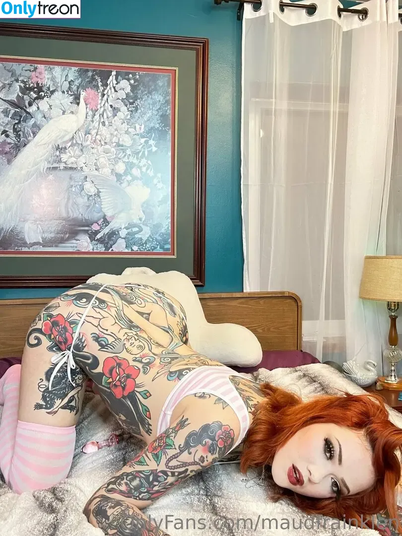 Maud Franklen nude photo #1441 (maudnoir / maudsuicide)