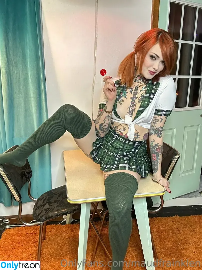 Maud Franklen nude photo #1504 (maudnoir / maudsuicide)