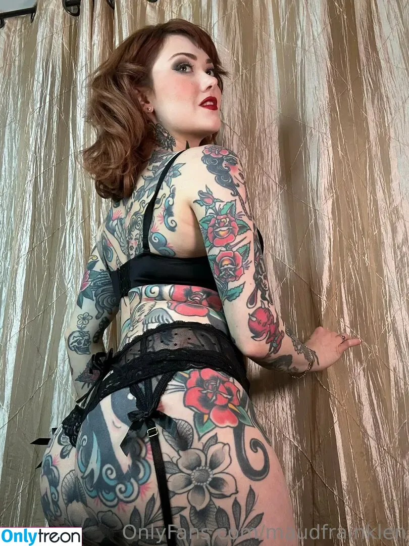 Maud Franklen nude photo #1810 (maudnoir / maudsuicide)