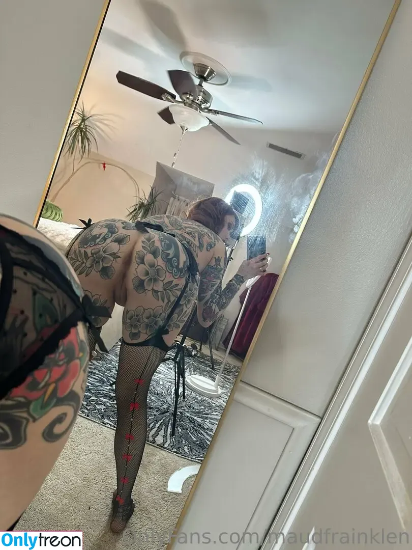 Maud Franklen nude photo #1853 (maudnoir / maudsuicide)