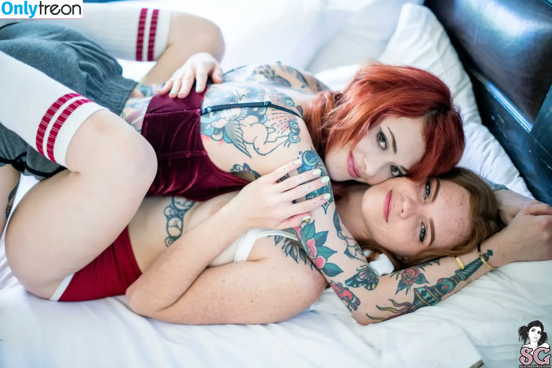 Maud Franklen nude photo #2281 (maudnoir / maudsuicide)