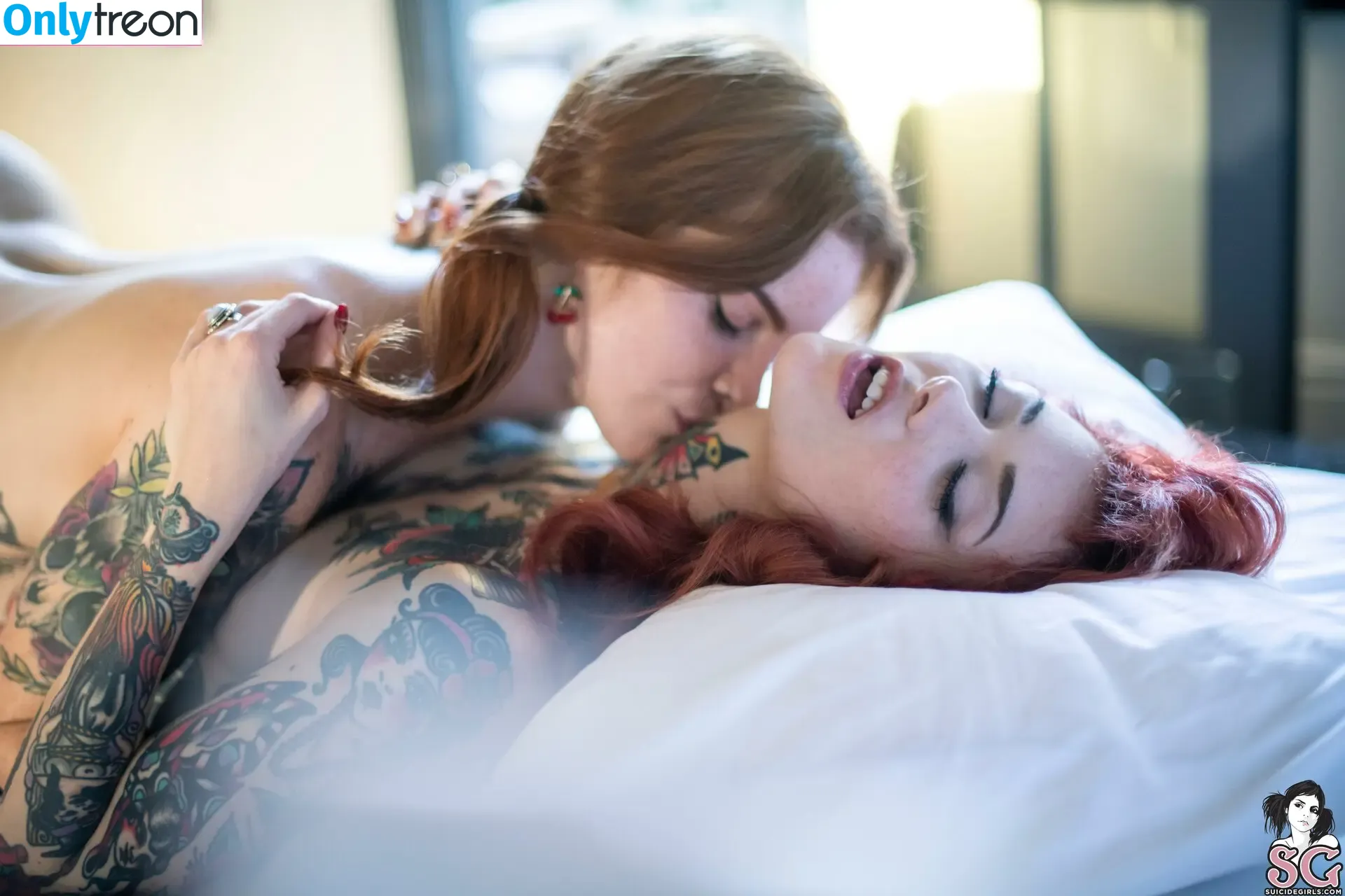 Maud Franklen nude photo #2283 (maudnoir / maudsuicide)