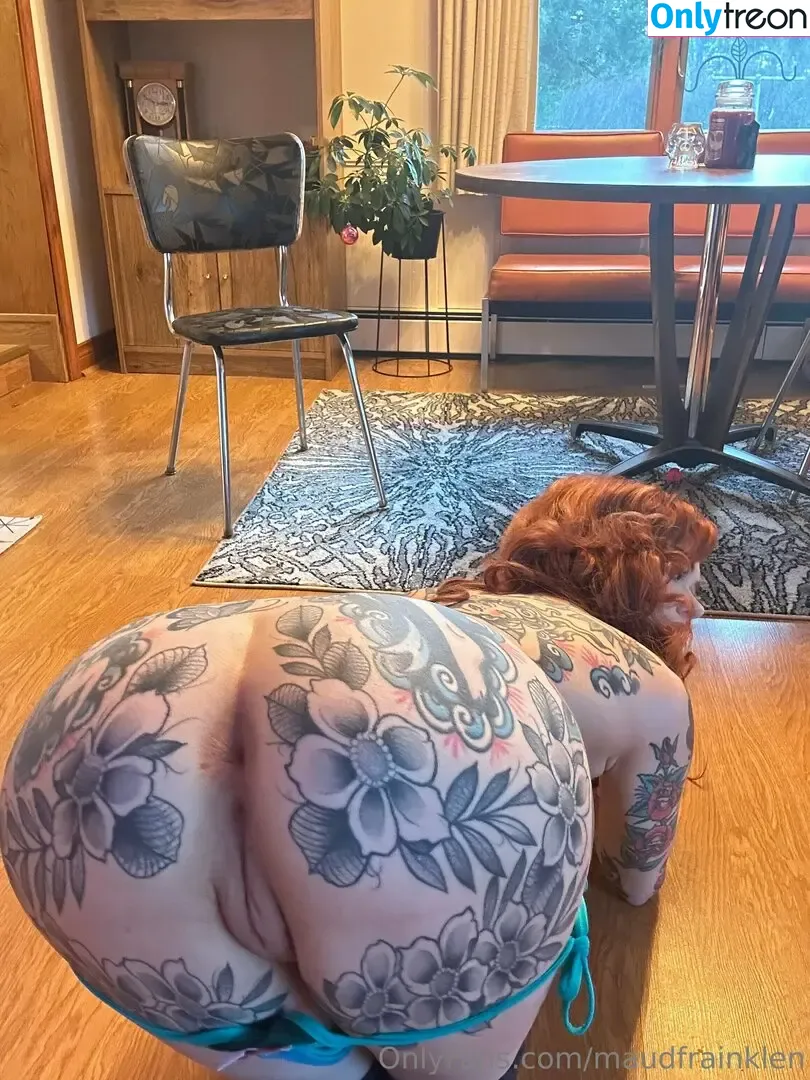 Maud Franklen nude photo #2367 (maudnoir / maudsuicide)
