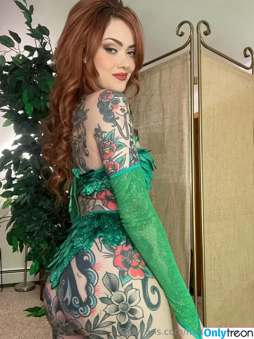 Maud Franklen nude photo #2492 (maudnoir / maudsuicide)