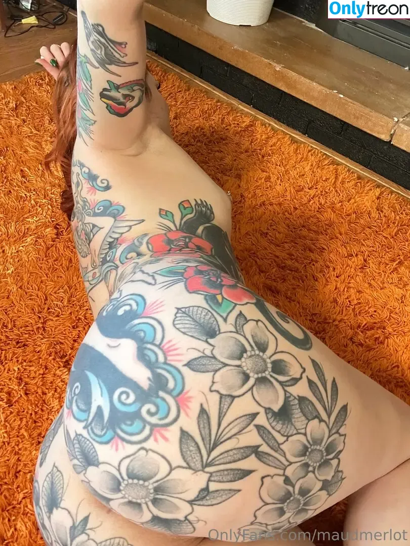 Maud Franklen nude photo #3909 (maudnoir / maudsuicide)
