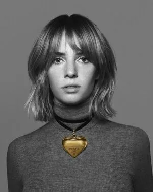 Maya Hawke / maya_hawke / neohawk2 nude photo #0113