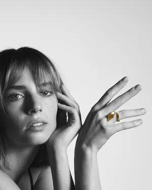 Maya Hawke / maya_hawke / neohawk2 nude photo #0115