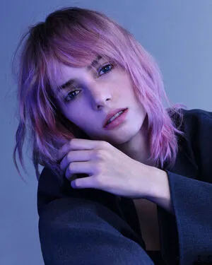 Maya Hawke / maya_hawke / neohawk2 nude photo #0165