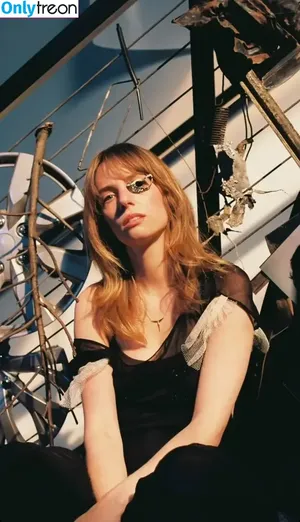 Maya Hawke / maya_hawke / neohawk2 nude photo #0329