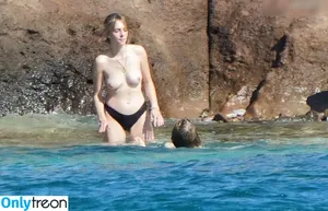 Maya Hawke / maya_hawke / neohawk2 nude photo #0365