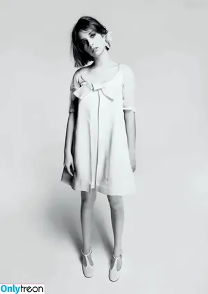 Maya Hawke / maya_hawke / neohawk2 nude photo #0379