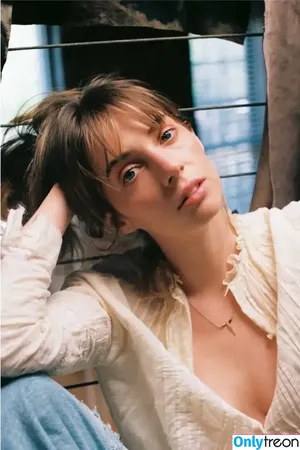 Maya Hawke / maya_hawke / neohawk2 nude photo #0425