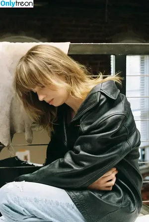 Maya Hawke / maya_hawke / neohawk2 nude photo #0450
