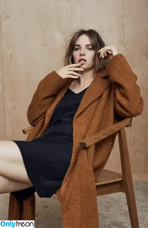 Maya Hawke / maya_hawke / neohawk2 nude photo #0467