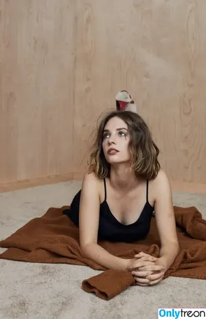 Maya Hawke / maya_hawke / neohawk2 nude photo #0473