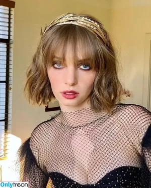Maya Hawke / maya_hawke / neohawk2 nude photo #0602