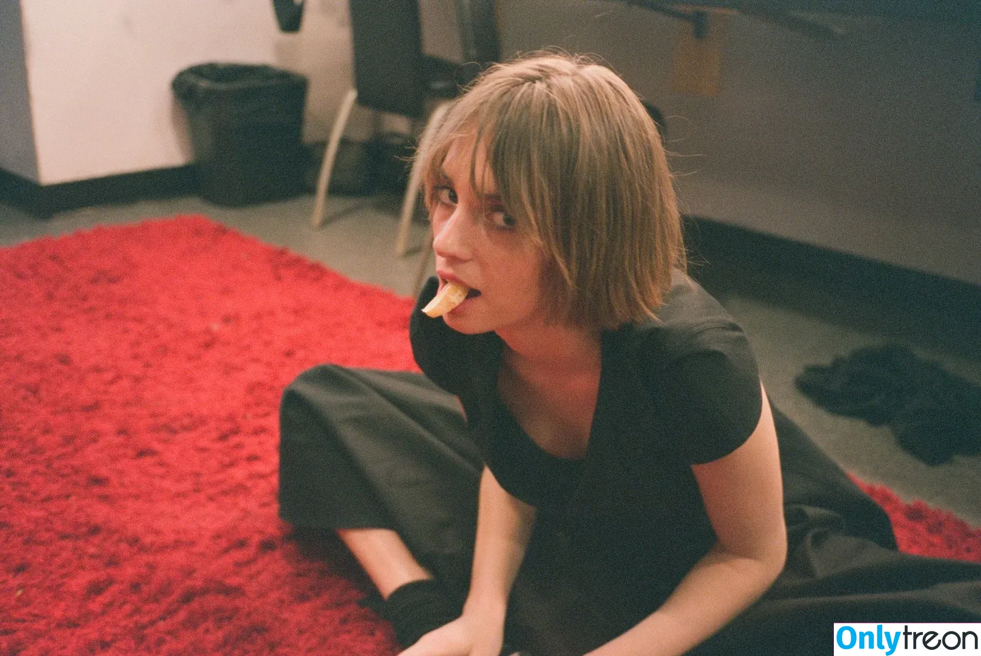Maya Hawke nude photo #0004 (maya_hawke / neohawk2)
