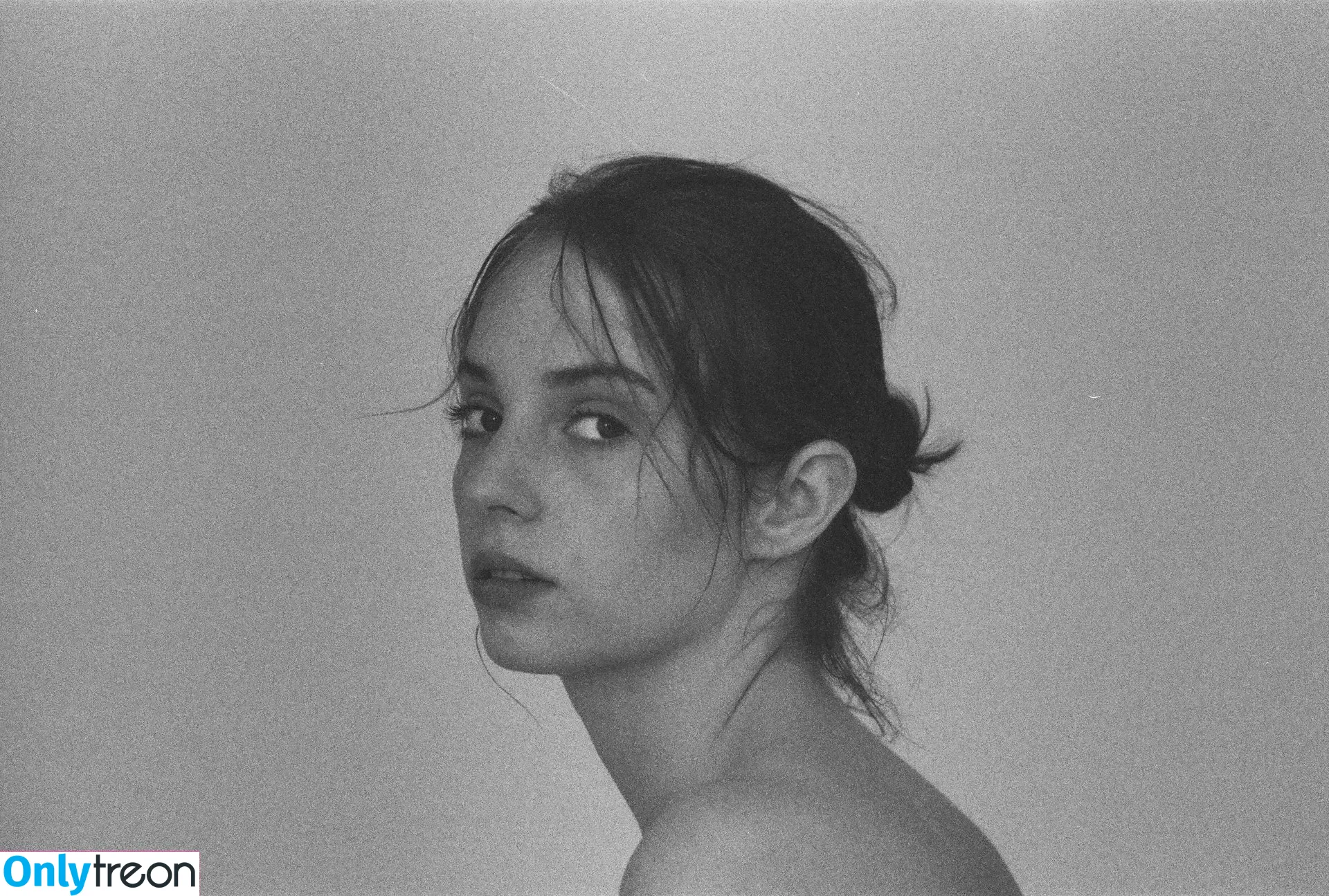 Maya Hawke nude photo #0005 (maya_hawke / neohawk2)