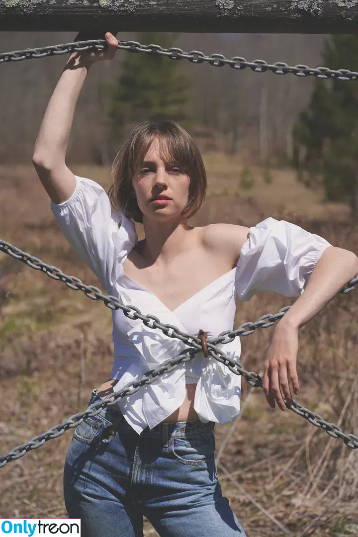 Maya Hawke nude photo #0015 (maya_hawke / neohawk2)