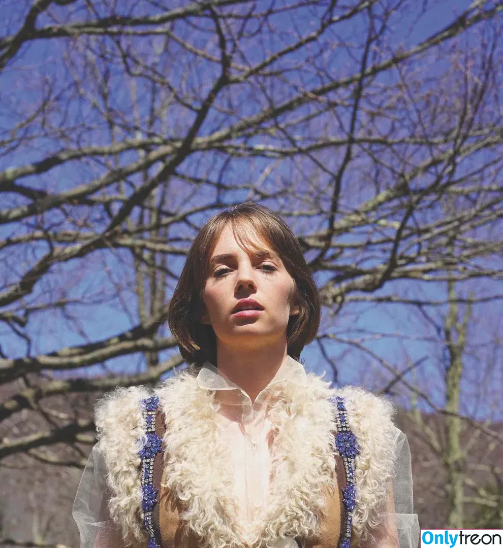 Maya Hawke nude photo #0017 (maya_hawke / neohawk2)