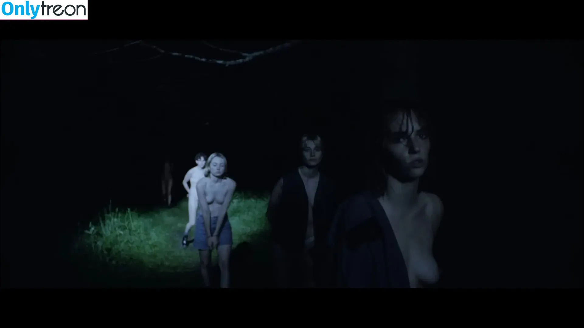 Maya Hawke nude photo #0077 (maya_hawke / neohawk2)