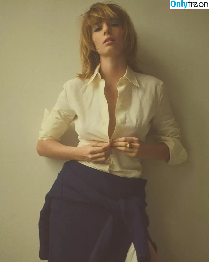 Maya Hawke nude photo #0142 (maya_hawke / neohawk2)