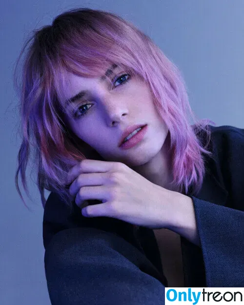 Maya Hawke nude photo #0164 (maya_hawke / neohawk2)