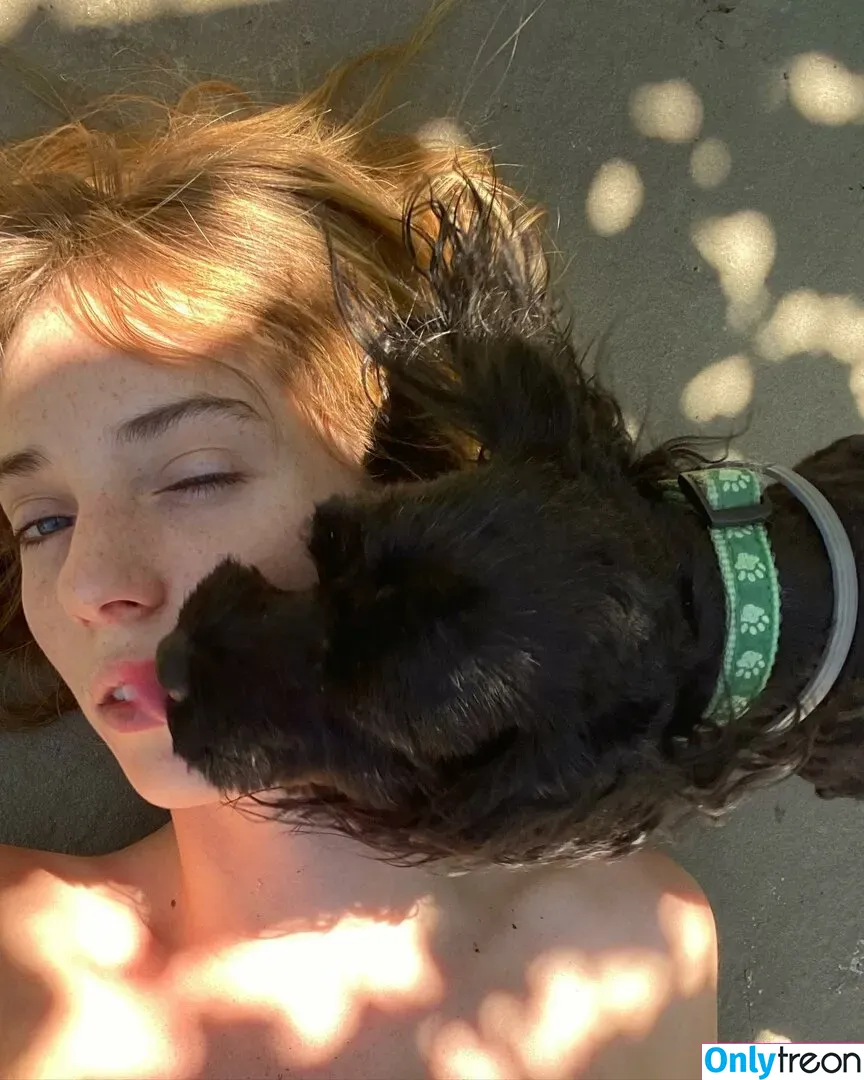 Maya Hawke nude photo #0191 (maya_hawke / neohawk2)