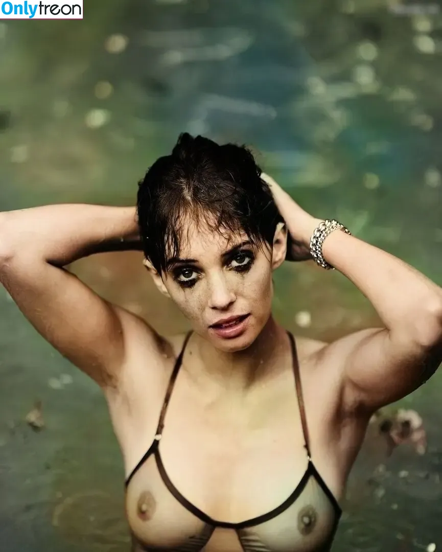 Maya Hawke nude photo #0368 (maya_hawke / neohawk2)