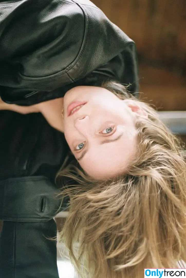 Maya Hawke nude photo #0449 (maya_hawke / neohawk2)