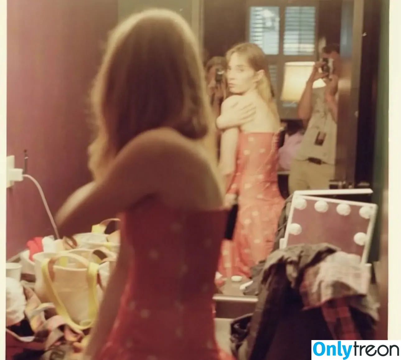 Maya Hawke nude photo #0519 (maya_hawke / neohawk2)
