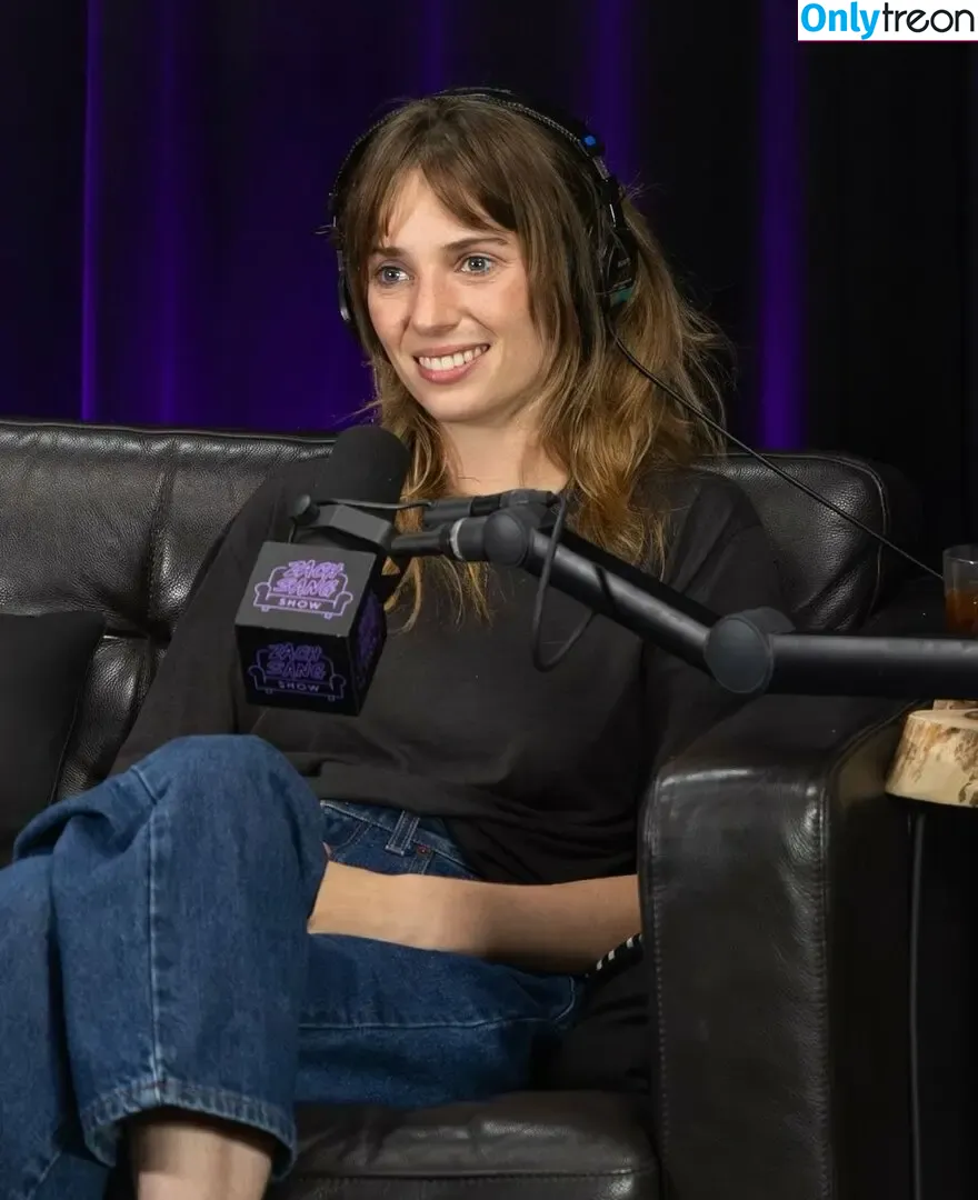 Maya Hawke nude photo #0569 (maya_hawke / neohawk2)